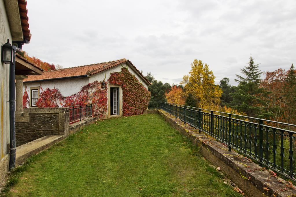 Hostal Quinta De Mouraes Casa Dos Rododendros Lever Exterior foto